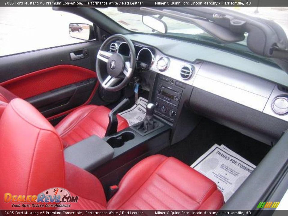 2005 Ford Mustang V6 Premium Convertible Performance White / Red Leather Photo #26