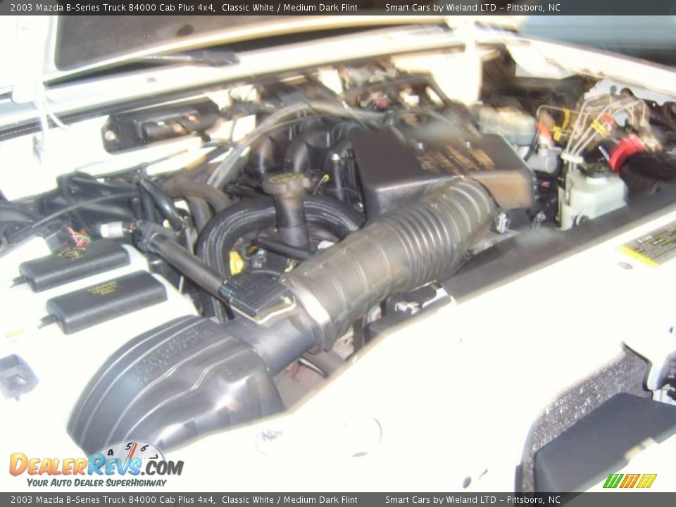 2003 Mazda B-Series Truck B4000 Cab Plus 4x4 Classic White / Medium Dark Flint Photo #19