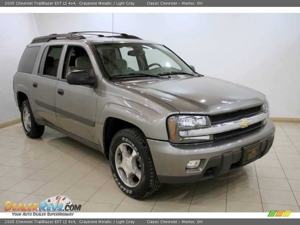 2005 Chevrolet TrailBlazer EXT LS 4x4 Graystone Metallic / Light Gray Photo #1