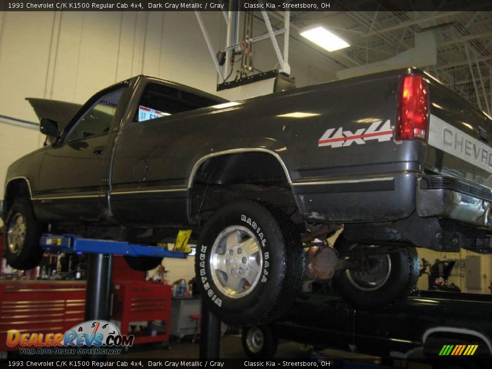 1993 Chevrolet C/K K1500 Regular Cab 4x4 Dark Gray Metallic / Gray Photo #2
