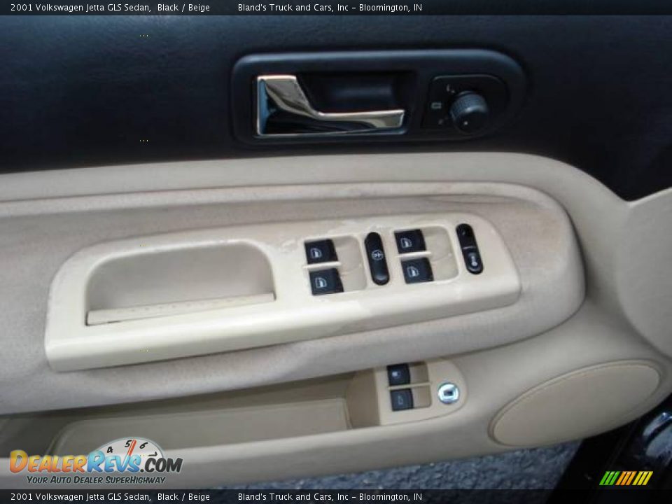 2001 Volkswagen Jetta GLS Sedan Black / Beige Photo #15