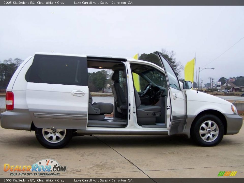 2005 Kia Sedona EX Clear White / Gray Photo #5