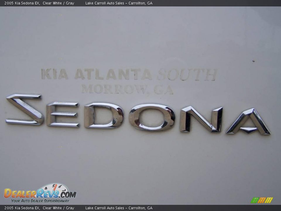 2005 Kia Sedona EX Clear White / Gray Photo #11