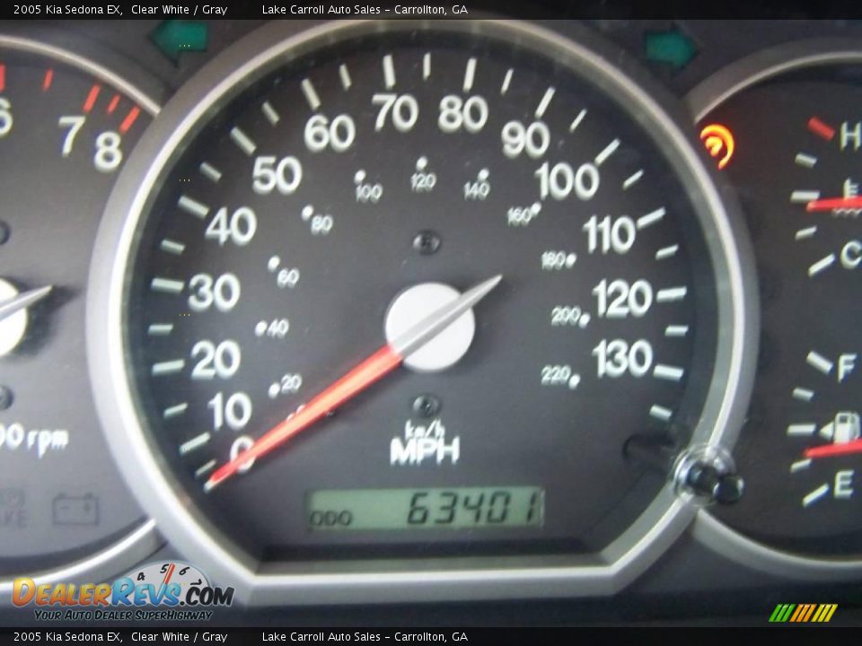 2005 Kia Sedona EX Clear White / Gray Photo #16