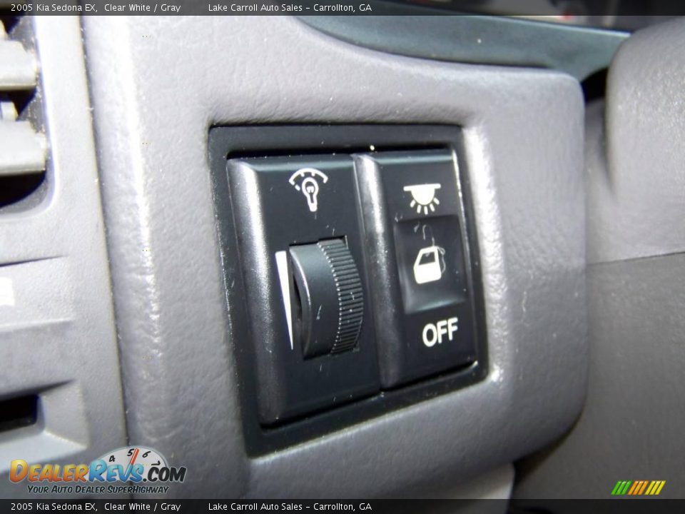2005 Kia Sedona EX Clear White / Gray Photo #18