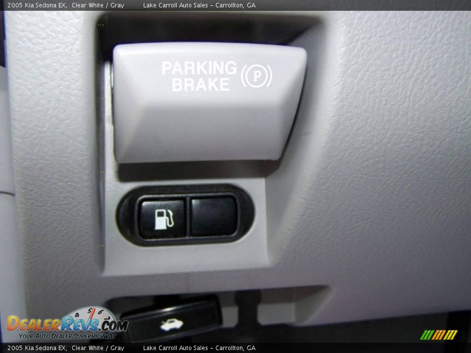 2005 Kia Sedona EX Clear White / Gray Photo #19