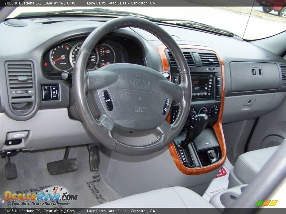 2005 Kia Sedona EX Clear White / Gray Photo #21