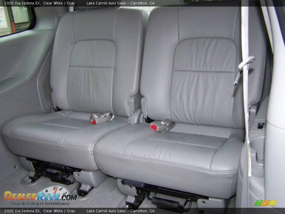 2005 Kia Sedona EX Clear White / Gray Photo #28