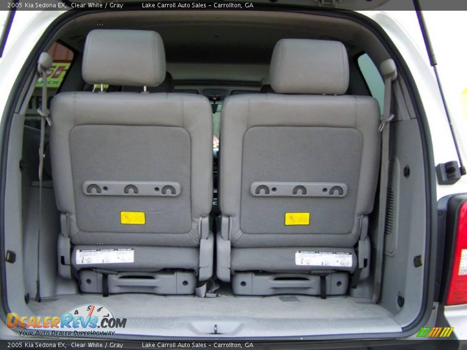 2005 Kia Sedona EX Clear White / Gray Photo #33