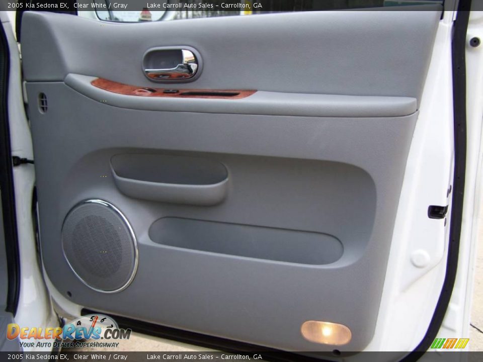 2005 Kia Sedona EX Clear White / Gray Photo #36