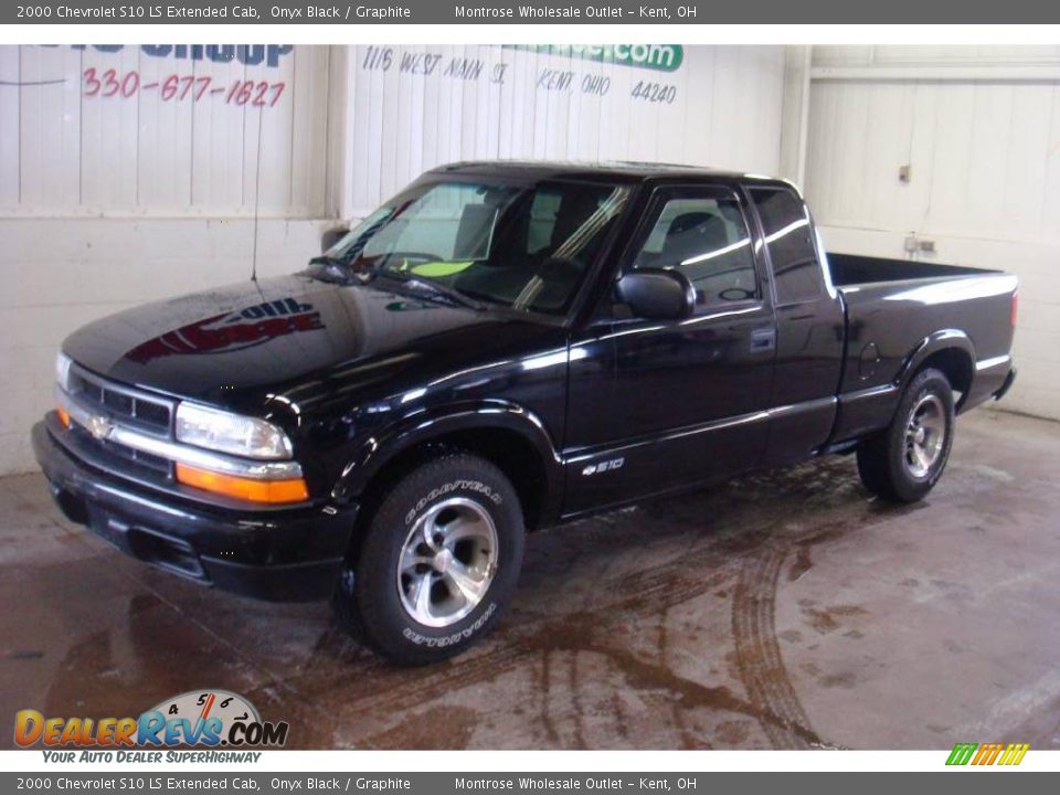 2000 Chevrolet S10 LS Extended Cab Onyx Black / Graphite Photo #4