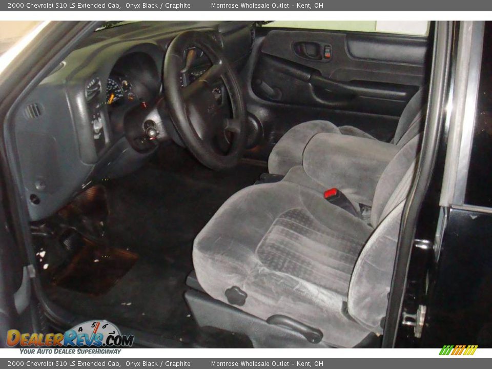 2000 Chevrolet S10 LS Extended Cab Onyx Black / Graphite Photo #9
