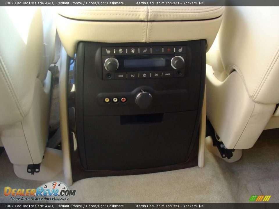 2007 Cadillac Escalade AWD Radiant Bronze / Cocoa/Light Cashmere Photo #23