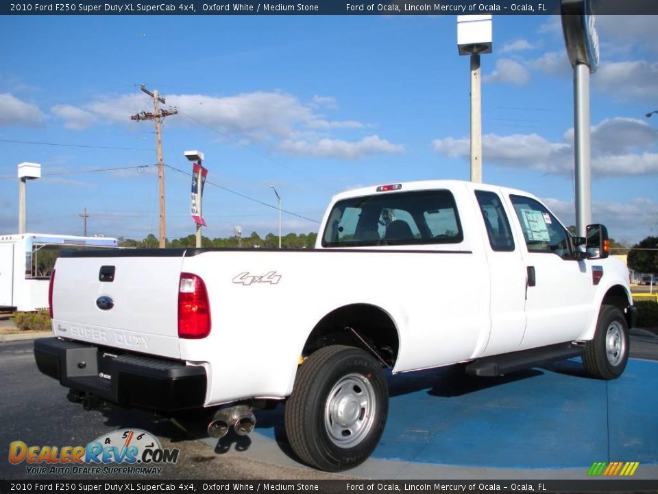 2010 Ford F250 Super Duty XL SuperCab 4x4 Oxford White / Medium Stone Photo #3