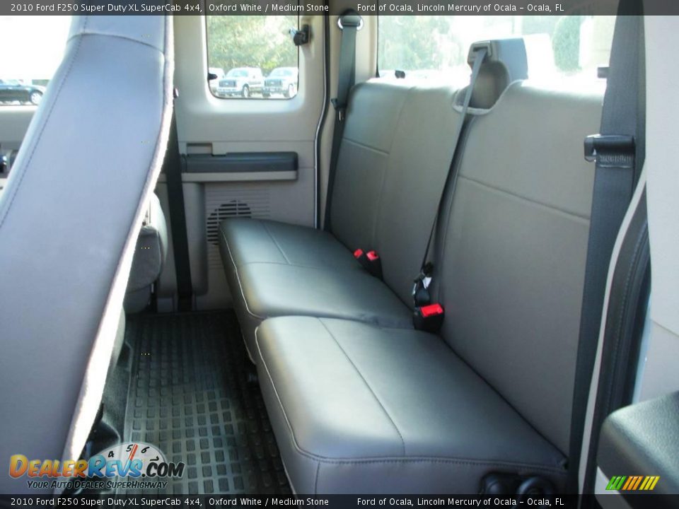 2010 Ford F250 Super Duty XL SuperCab 4x4 Oxford White / Medium Stone Photo #6