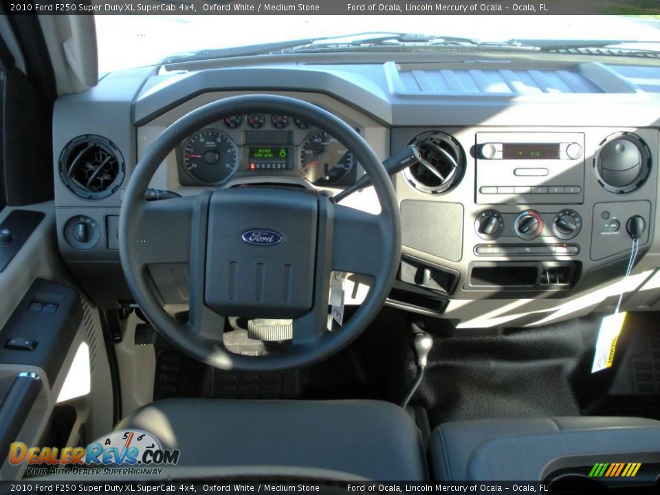 2010 Ford F250 Super Duty XL SuperCab 4x4 Oxford White / Medium Stone Photo #7