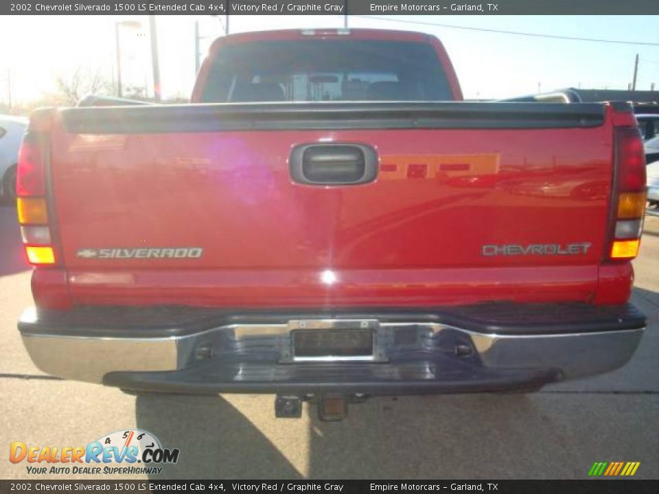 2002 Chevrolet Silverado 1500 LS Extended Cab 4x4 Victory Red / Graphite Gray Photo #4