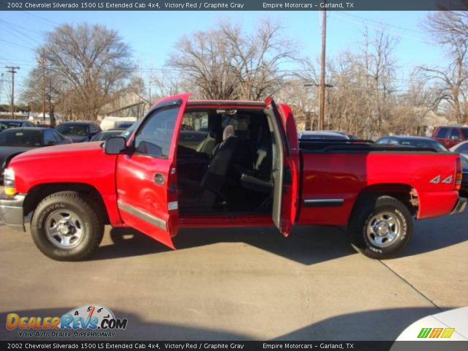2002 Chevrolet Silverado 1500 LS Extended Cab 4x4 Victory Red / Graphite Gray Photo #8