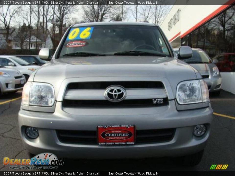 2007 Toyota Sequoia SR5 4WD Silver Sky Metallic / Light Charcoal Photo #2
