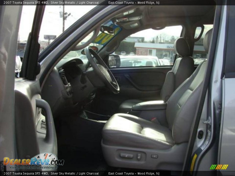2007 Toyota Sequoia SR5 4WD Silver Sky Metallic / Light Charcoal Photo #7