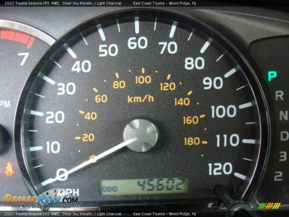 2007 Toyota Sequoia SR5 4WD Silver Sky Metallic / Light Charcoal Photo #10