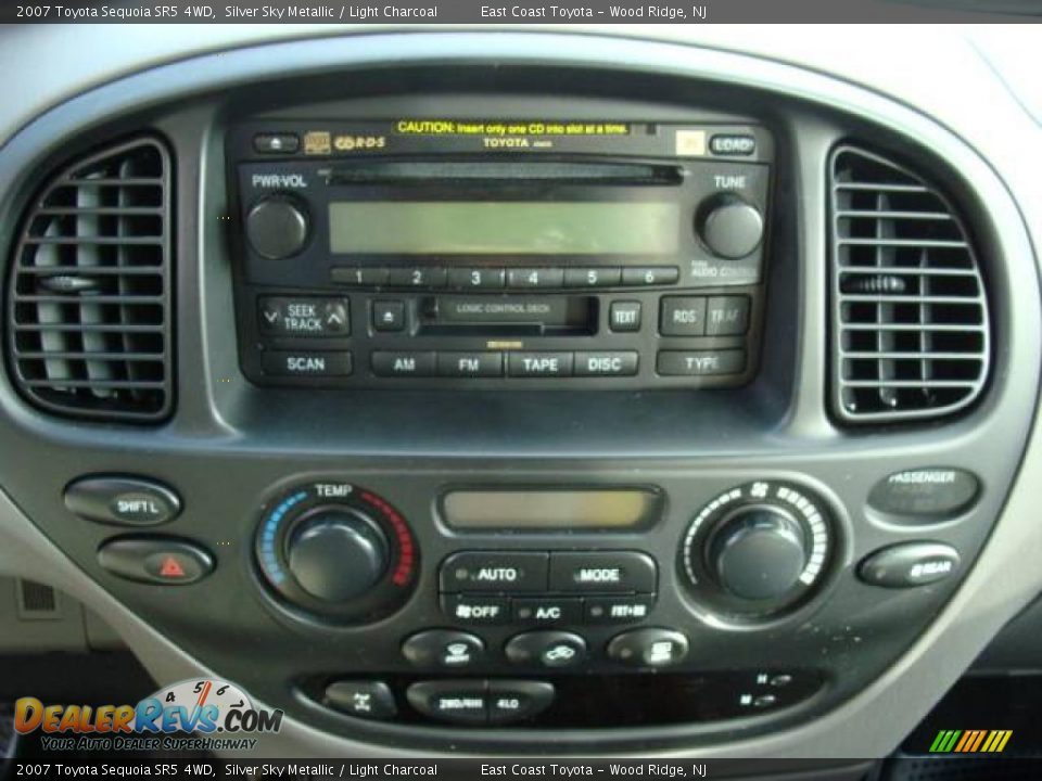2007 Toyota Sequoia SR5 4WD Silver Sky Metallic / Light Charcoal Photo #11