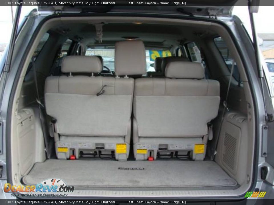 2007 Toyota Sequoia SR5 4WD Silver Sky Metallic / Light Charcoal Photo #13