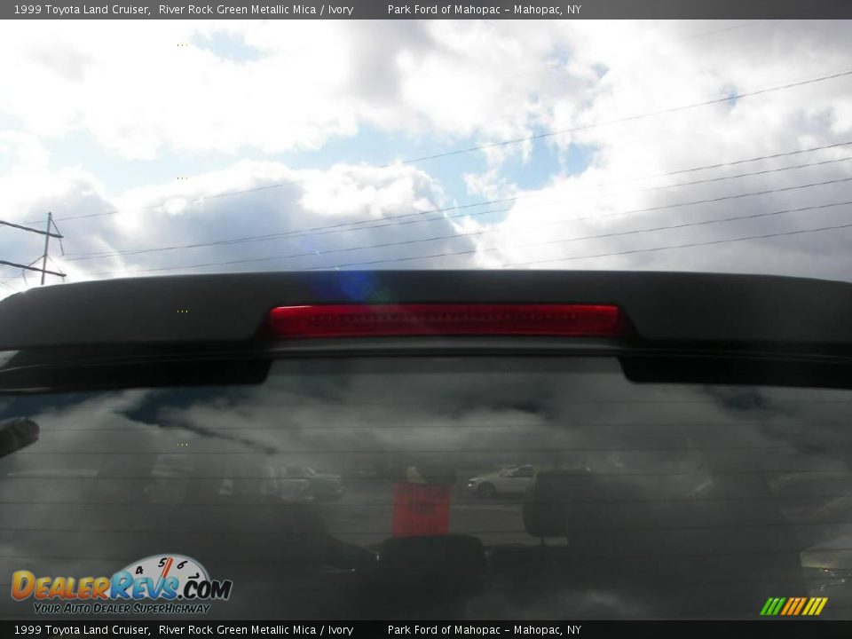 1999 Toyota Land Cruiser River Rock Green Metallic Mica / Ivory Photo #26