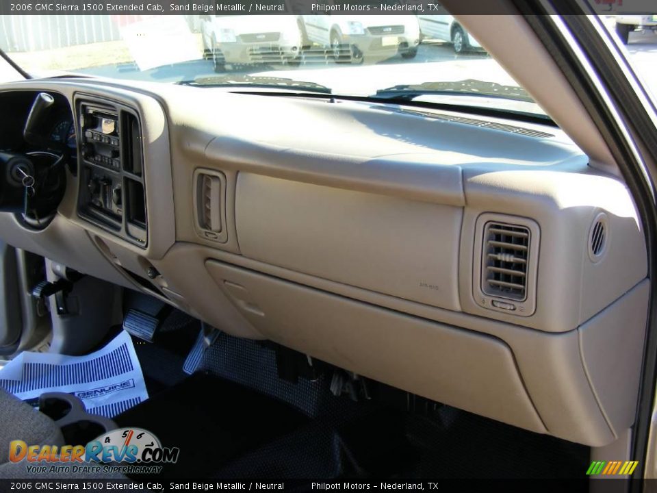 2006 GMC Sierra 1500 Extended Cab Sand Beige Metallic / Neutral Photo #25