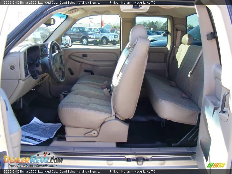 2006 GMC Sierra 1500 Extended Cab Sand Beige Metallic / Neutral Photo #30