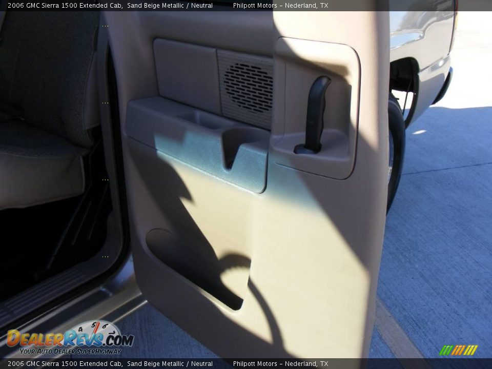 2006 GMC Sierra 1500 Extended Cab Sand Beige Metallic / Neutral Photo #31