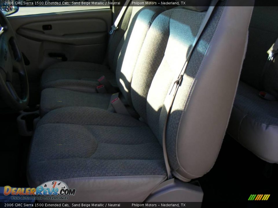 2006 GMC Sierra 1500 Extended Cab Sand Beige Metallic / Neutral Photo #34