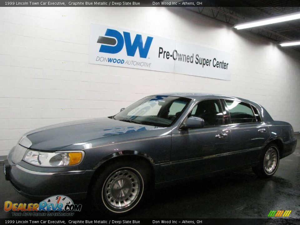 1999 Lincoln Town Car Executive Graphite Blue Metallic / Deep Slate Blue Photo #2