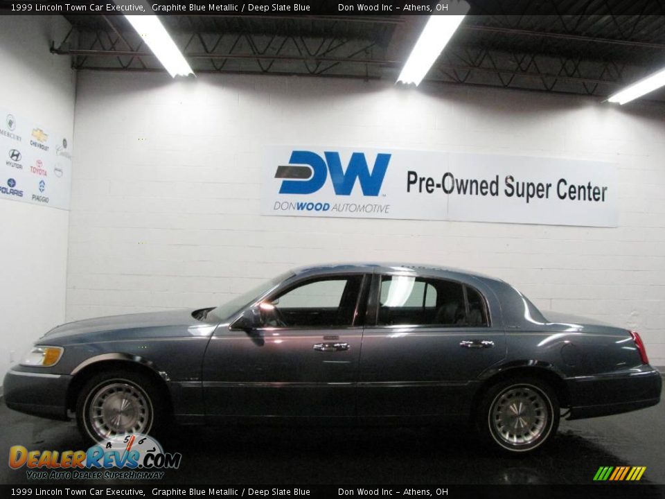 1999 Lincoln Town Car Executive Graphite Blue Metallic / Deep Slate Blue Photo #5