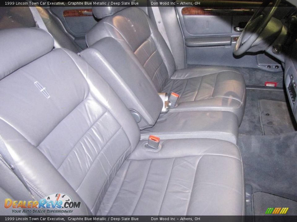 1999 Lincoln Town Car Executive Graphite Blue Metallic / Deep Slate Blue Photo #11