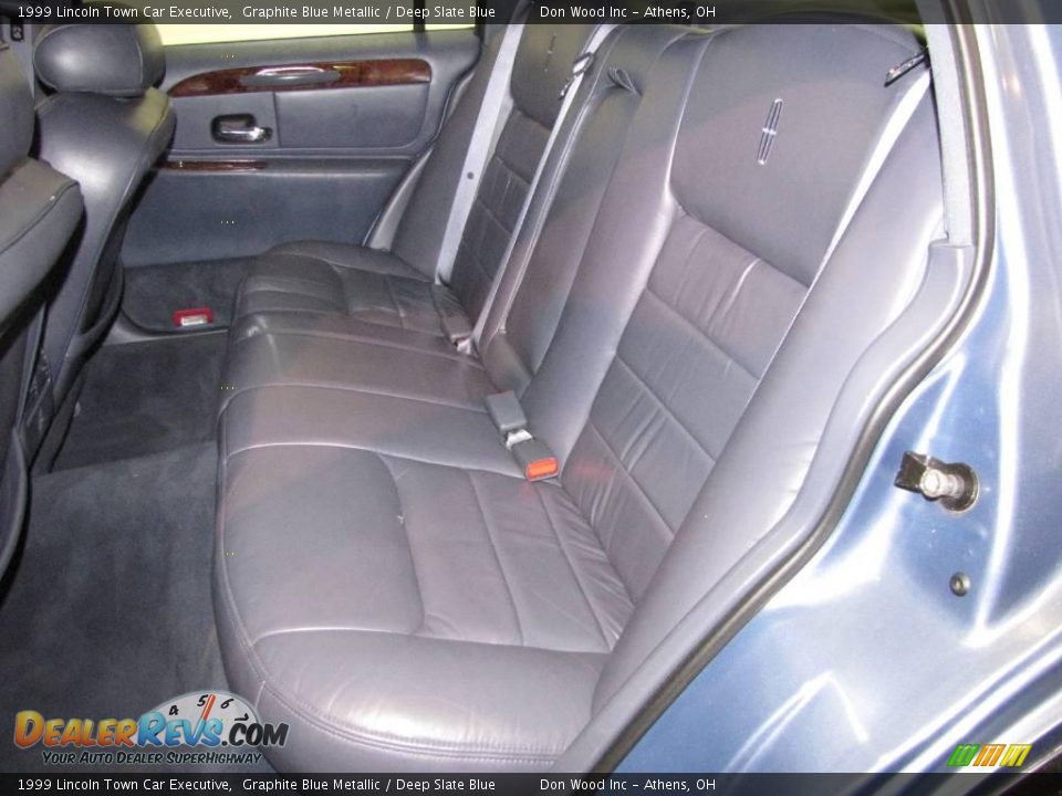 1999 Lincoln Town Car Executive Graphite Blue Metallic / Deep Slate Blue Photo #12