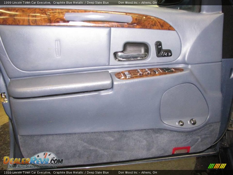 1999 Lincoln Town Car Executive Graphite Blue Metallic / Deep Slate Blue Photo #14