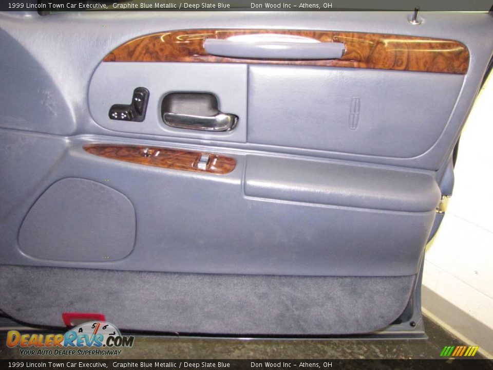 1999 Lincoln Town Car Executive Graphite Blue Metallic / Deep Slate Blue Photo #15
