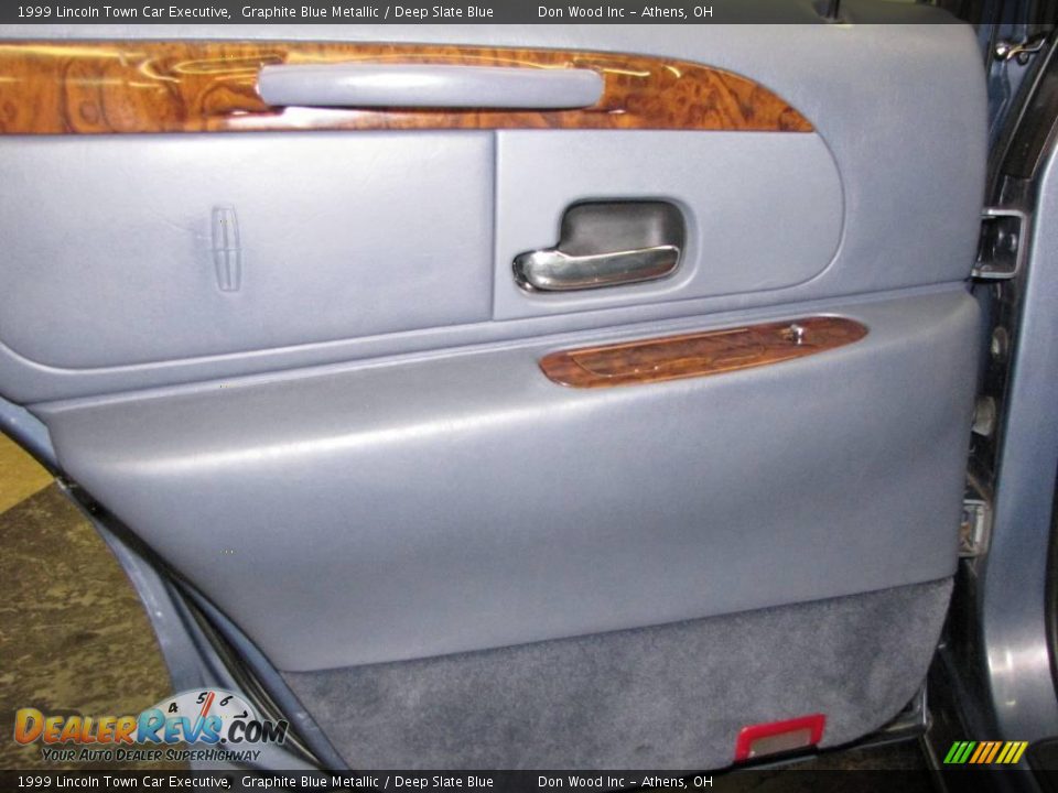 1999 Lincoln Town Car Executive Graphite Blue Metallic / Deep Slate Blue Photo #16
