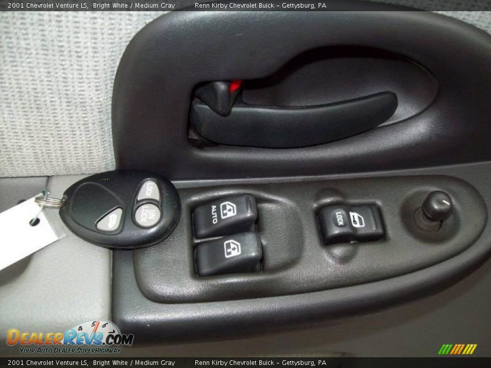 2001 Chevrolet Venture LS Bright White / Medium Gray Photo #7