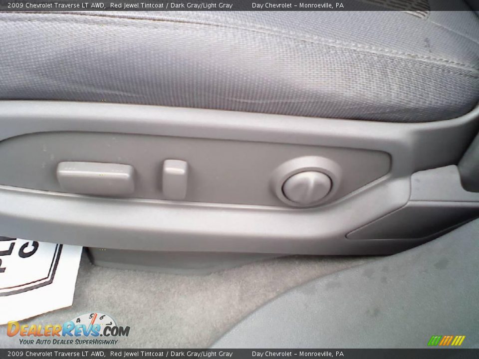 2009 Chevrolet Traverse LT AWD Red Jewel Tintcoat / Dark Gray/Light Gray Photo #10