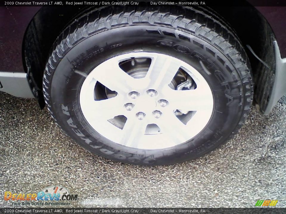 2009 Chevrolet Traverse LT AWD Red Jewel Tintcoat / Dark Gray/Light Gray Photo #16