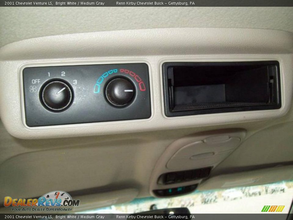 2001 Chevrolet Venture LS Bright White / Medium Gray Photo #26