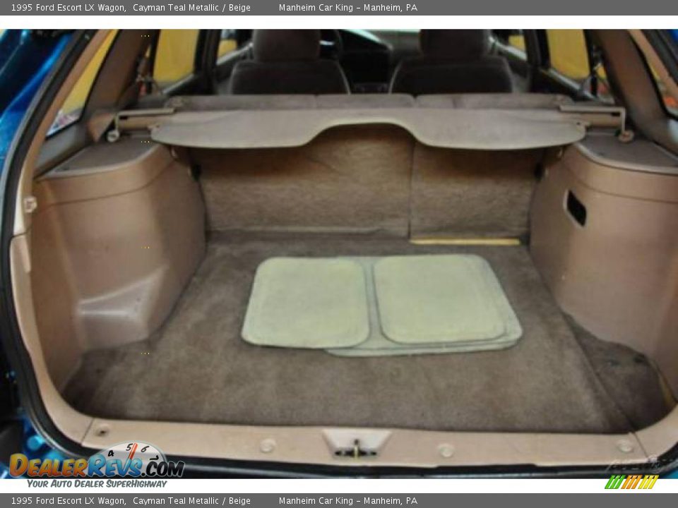 1995 Ford Escort LX Wagon Cayman Teal Metallic / Beige Photo #12