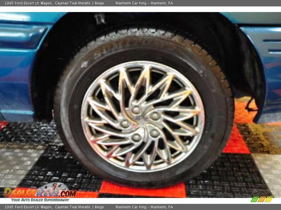 1995 Ford Escort LX Wagon Cayman Teal Metallic / Beige Photo #15