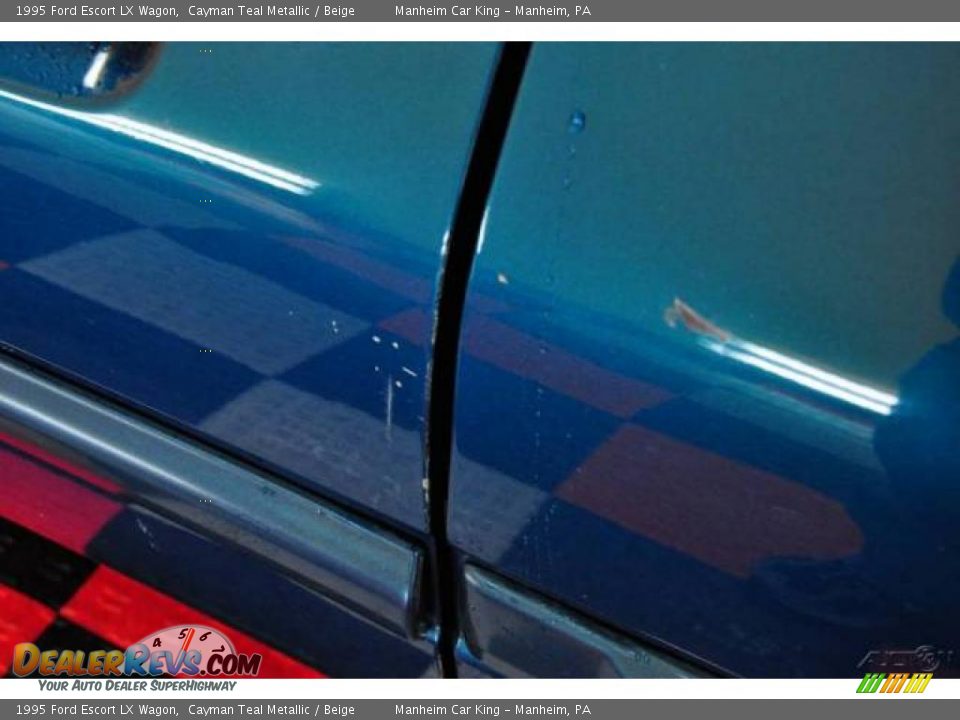 1995 Ford Escort LX Wagon Cayman Teal Metallic / Beige Photo #20