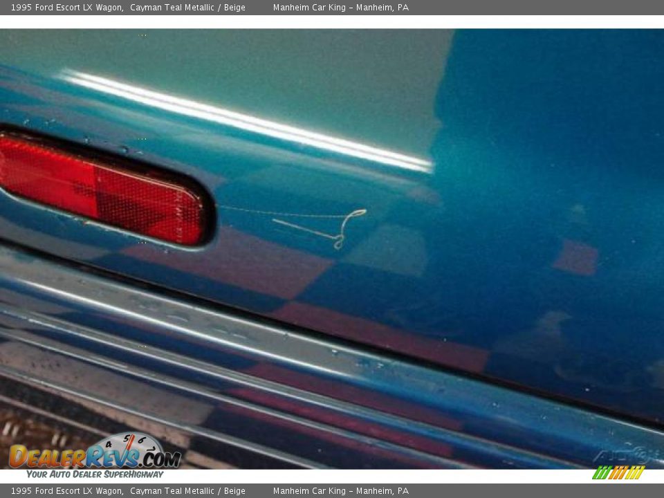 1995 Ford Escort LX Wagon Cayman Teal Metallic / Beige Photo #22