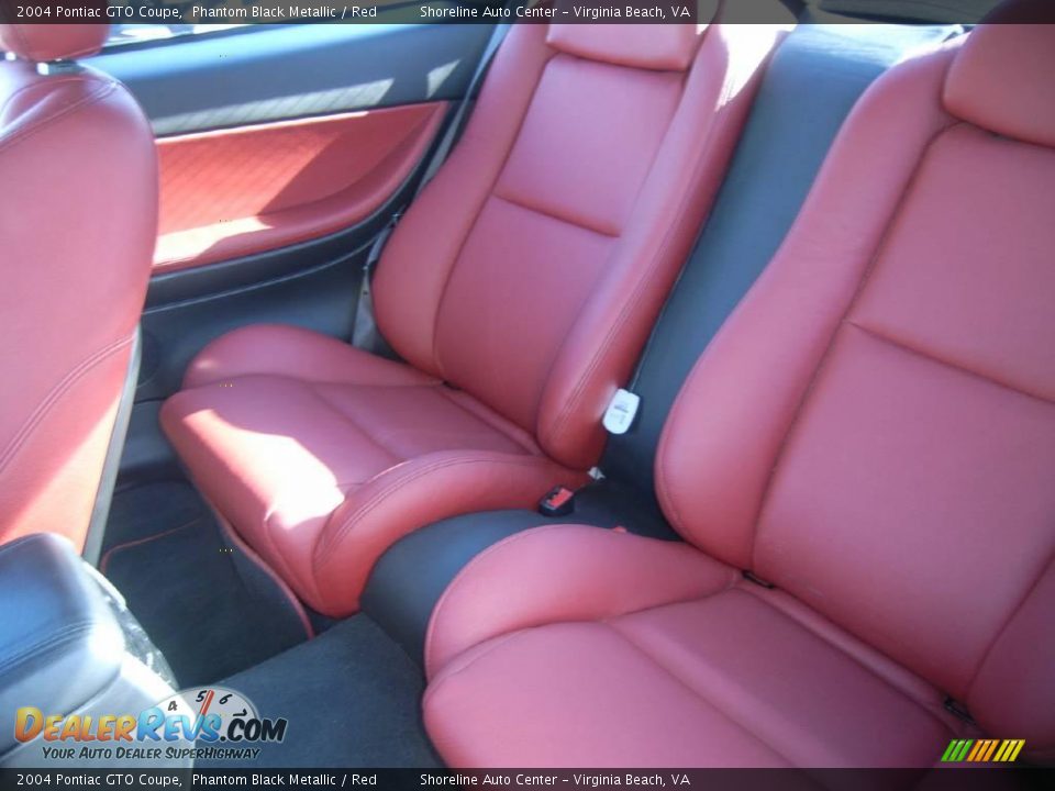 2004 Pontiac GTO Coupe Phantom Black Metallic / Red Photo #10