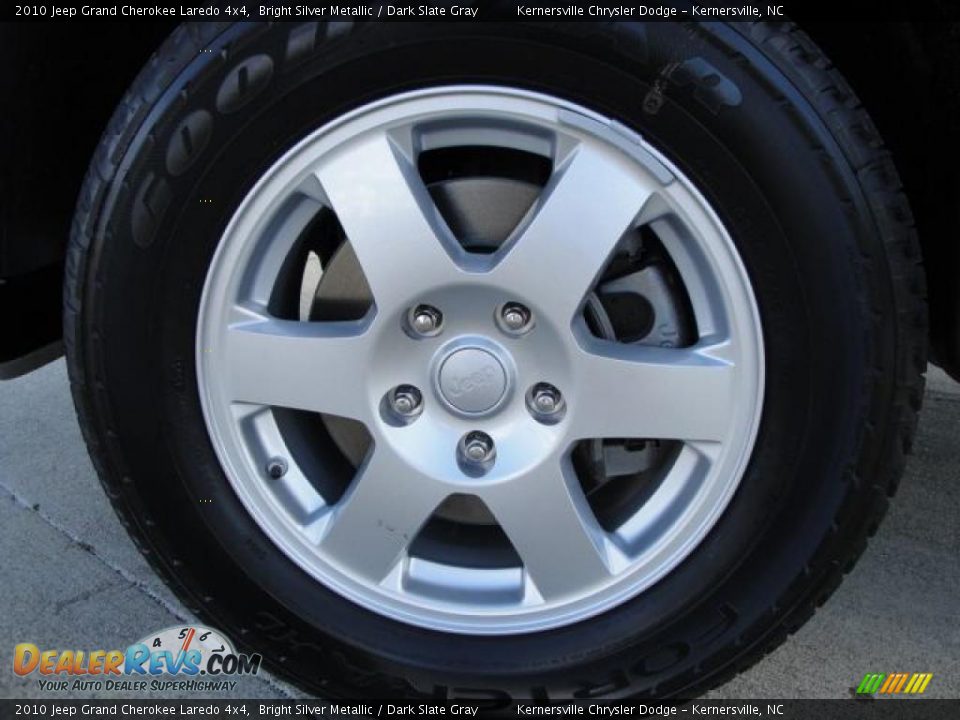 2010 Jeep Grand Cherokee Laredo 4x4 Bright Silver Metallic / Dark Slate Gray Photo #16