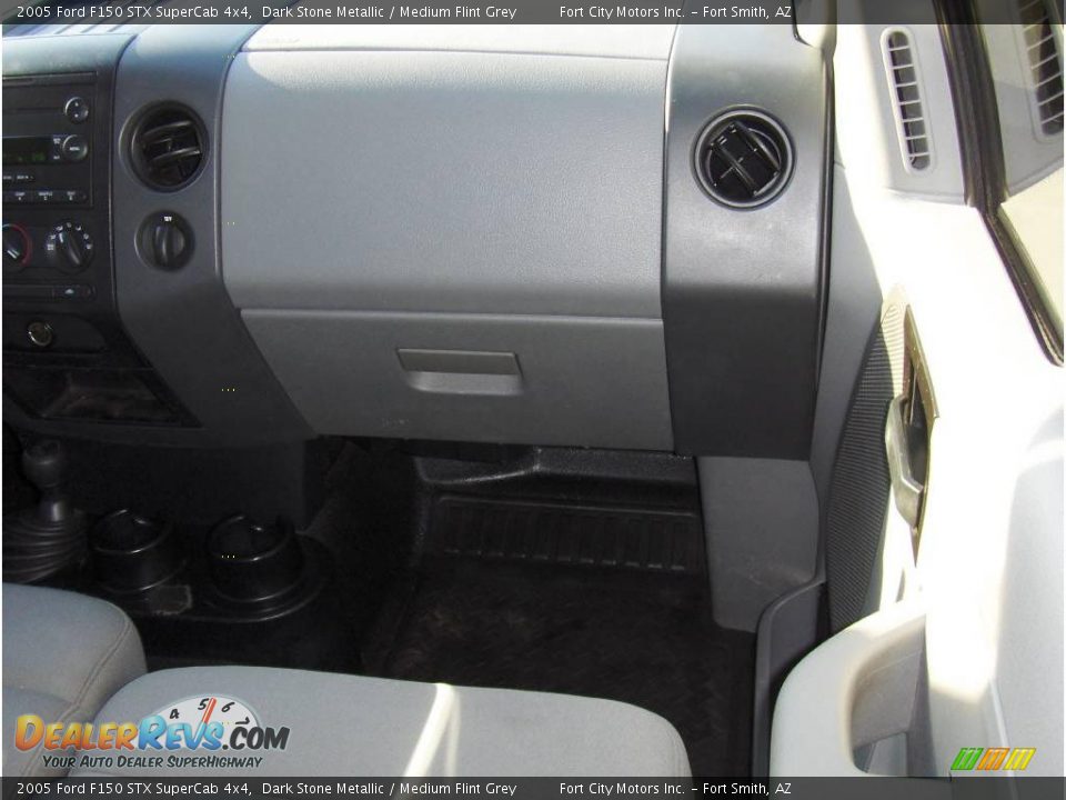 2005 Ford F150 STX SuperCab 4x4 Dark Stone Metallic / Medium Flint Grey Photo #9